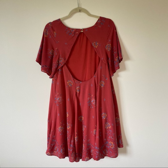 Urban Outfitters | Flowy Floral Dress - Picture 2 of 6